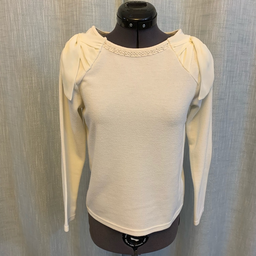 Majestic Legon (JPN import) White Sweater w/ Bows